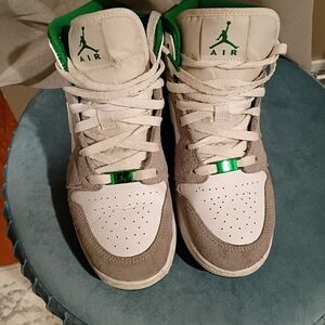 kyrie hybrid s2 green